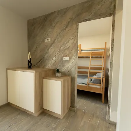 Raj Pod Vrhom Apartment